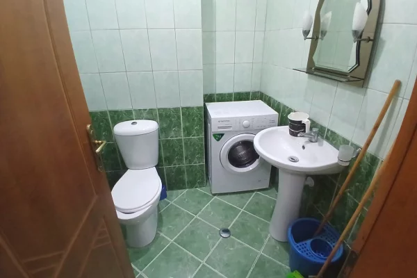 Shtepi me qera Apartament ne Tirane, 2+1, Mobilimi E mobiluar, Pagesa 50,000  Leke.