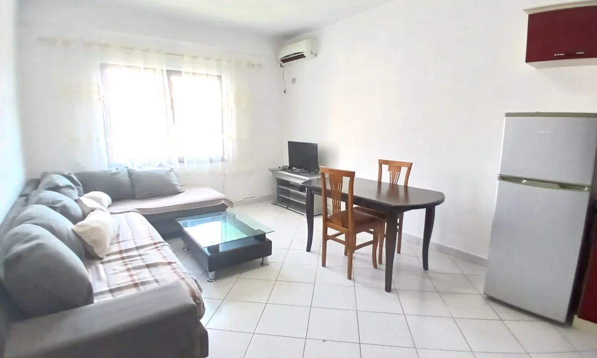 Shtepi me qera Apartament ne Tirane, 2+1, Mobilimi E mobiluar, Pagesa 50,000  Leke.