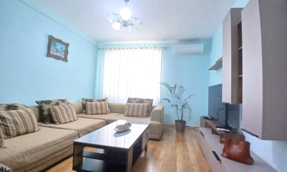 Shtepi me qera Apartament ne Tirane, 1+1, Mobilimi E mobiluar, Pagesa 50,000  Leke.