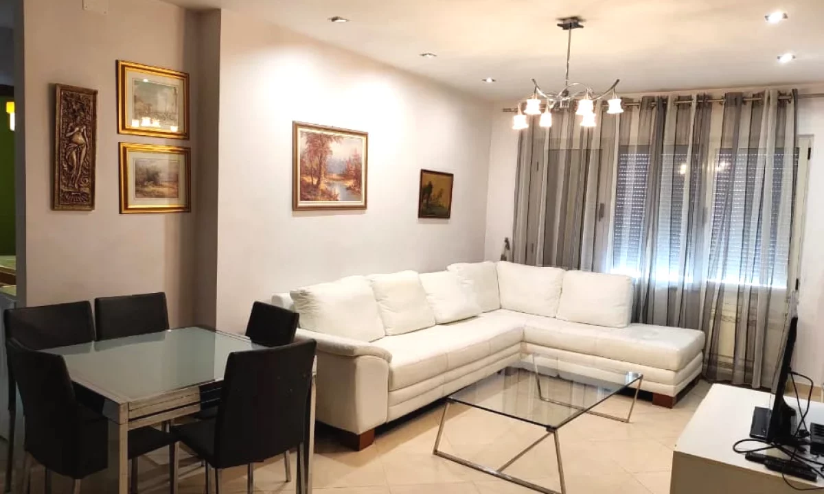 Shtepi me qera Apartament ne Tirane, 2+1, Mobilimi E mobiluar, Pagesa 70,000  Leke.