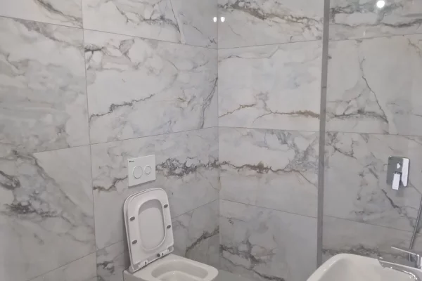 Shtepi me qera Apartament ne Tirane, 2+1, Mobilimi Bosh, pa mobiluar, Pagesa 700  Euro.