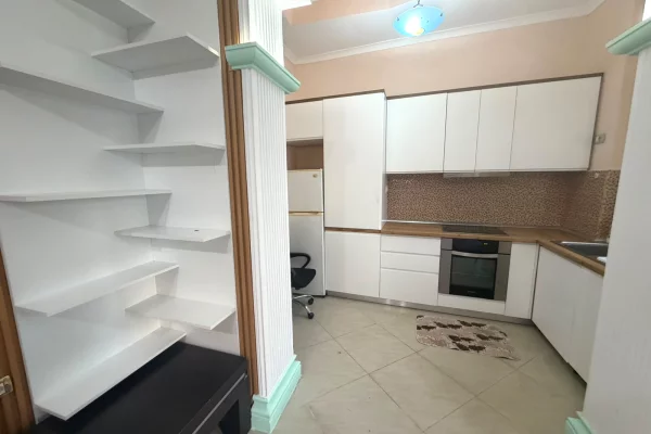 Shtepi me qera Apartament ne Tirane, 2+1, Mobilimi E mobiluar, Pagesa 60,000  Leke.