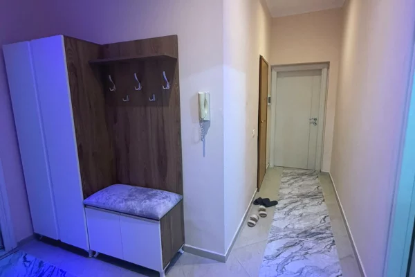 Shtepi me qera Apartament ne Tirane, 2+1, Mobilimi E mobiluar, Pagesa 60,000  Leke.