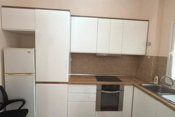 Shtepi me qera Apartament ne Tirane, 2+1, Mobilimi E mobiluar, Pagesa 60,000  Leke.