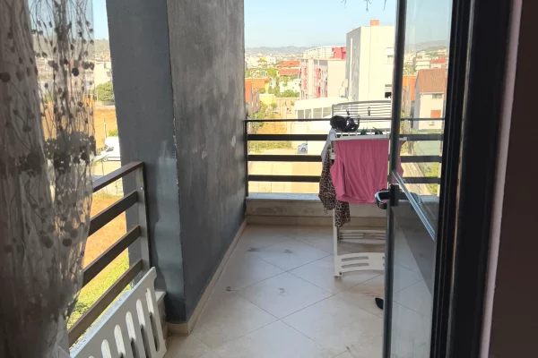 Shtepi me qera Apartament ne Tirane, 2+1, Mobilimi E mobiluar, Pagesa 400  Euro.
