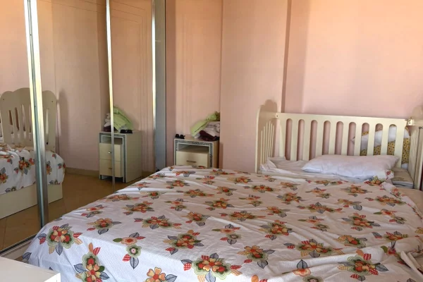Shtepi me qera Apartament ne Tirane, 2+1, Mobilimi E mobiluar, Pagesa 400  Euro.