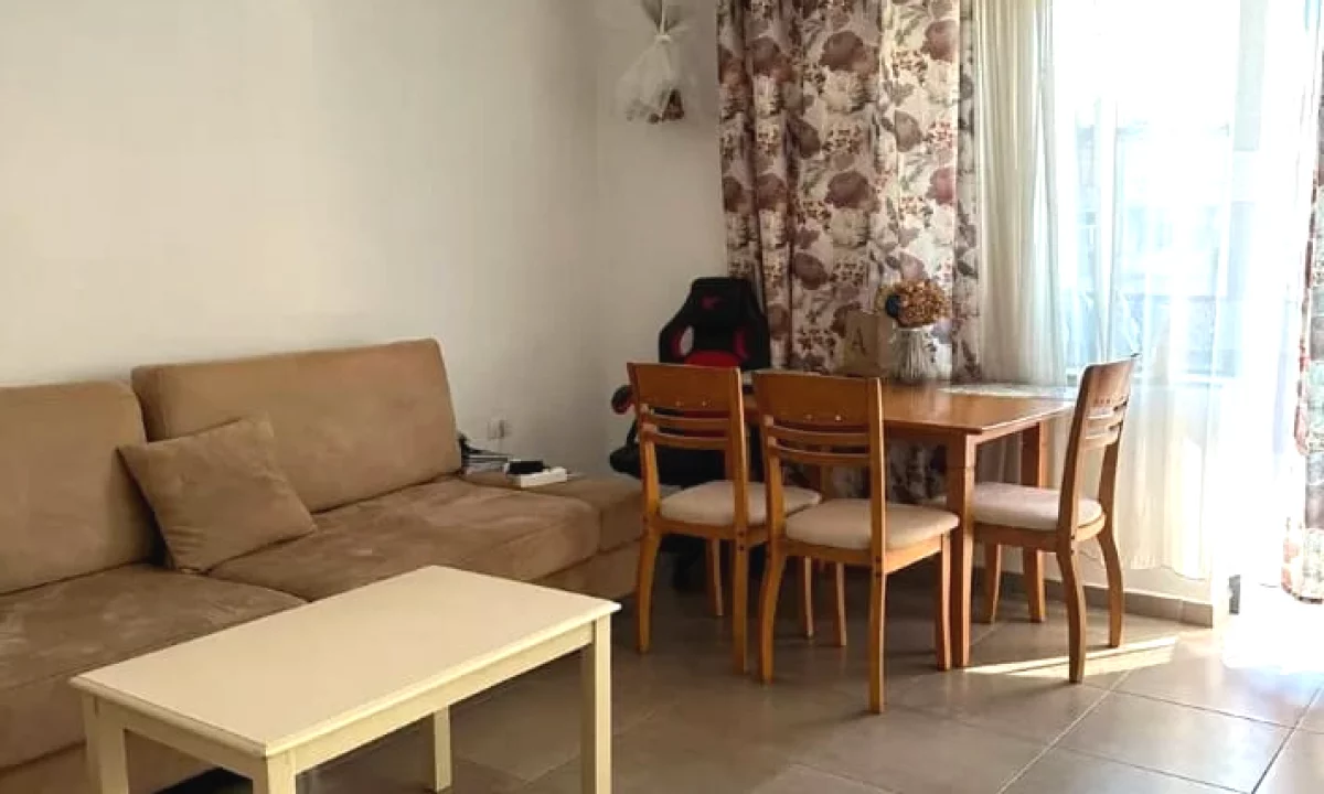 Shtepi me qera Apartament ne Tirane, 2+1, Mobilimi E mobiluar, Pagesa 55,000  Leke.