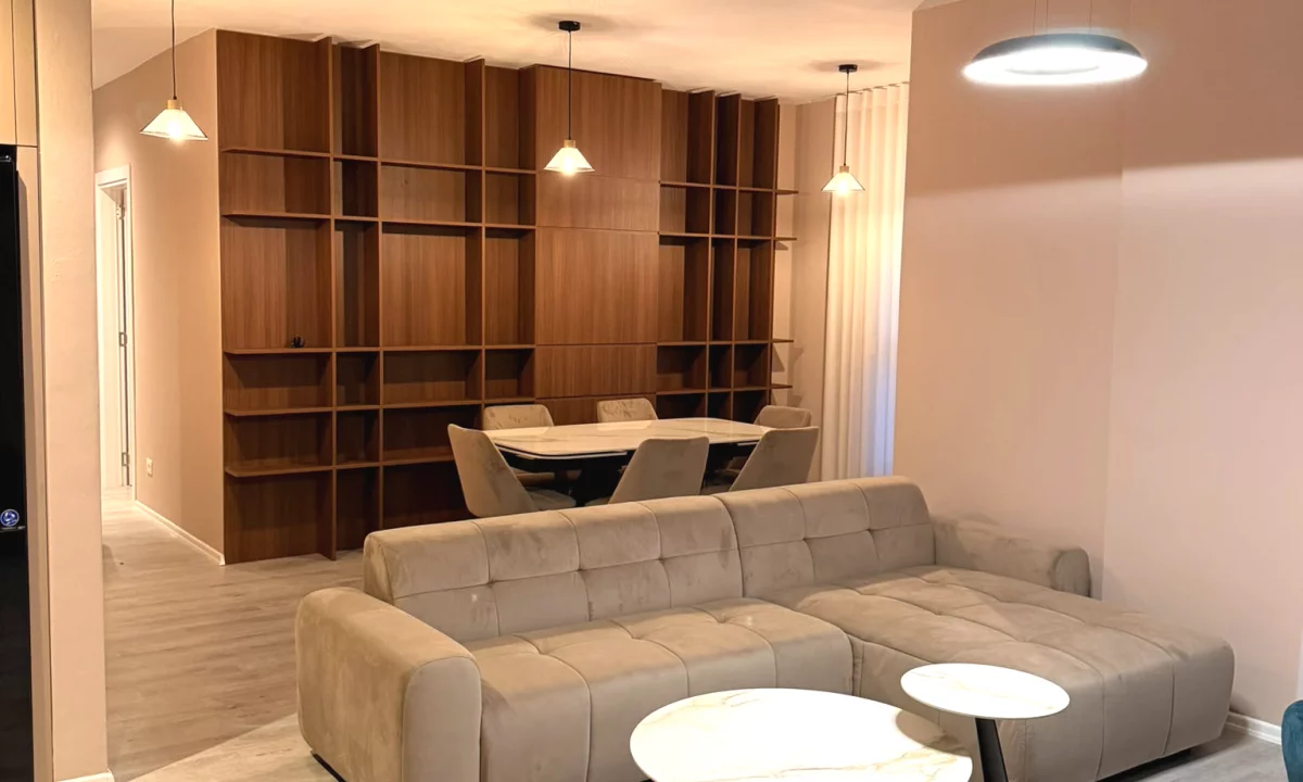 Shtepi ne shitje Apartament ne Tirane, 1+1, Mobilimi E mobiluar, Pagesa 175,000  Euro.
