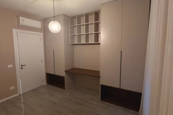 Shtepi ne shitje Apartament ne Tirane, 1+1, Mobilimi E mobiluar, Pagesa 175,000  Euro.