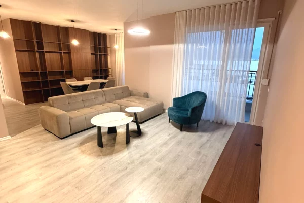 Shtepi ne shitje Apartament ne Tirane, 1+1, Mobilimi E mobiluar, Pagesa 175,000  Euro.