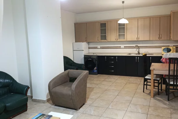 Shtepi me qera Apartament ne Tirane, 1+1, Mobilimi E mobiluar, Pagesa 55,000  Leke.