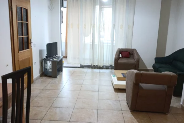 Shtepi me qera Apartament ne Tirane, 1+1, Mobilimi E mobiluar, Pagesa 55,000  Leke.