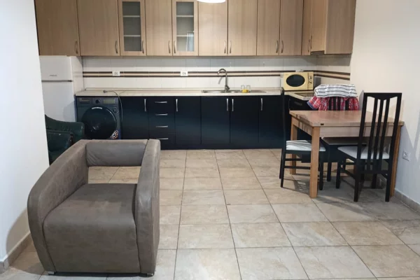 Jepet me qera apartament 1+1 te Ring Center