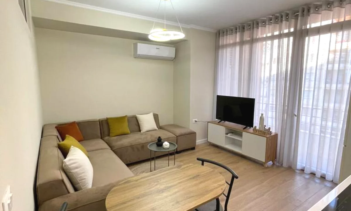 Shtepi me qera Apartament ne Tirane, 1+1, Mobilimi E mobiluar, Pagesa 500  Euro.