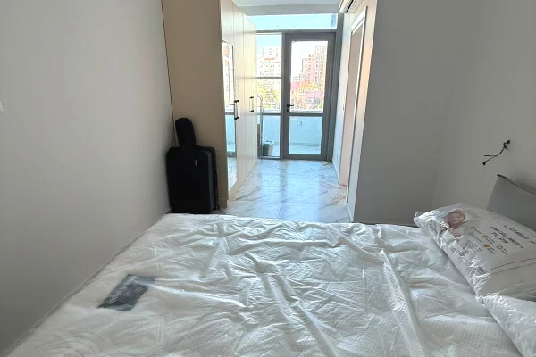Shtepi me qera Apartament ne Tirane, 2+1, Mobilimi E mobiluar, Pagesa 65,000  Leke.