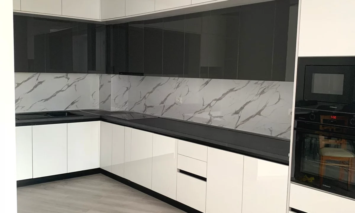 Shtepi me qera Apartament ne Tirane, 2+1, Mobilimi E mobiluar, Pagesa 75,000  Leke.