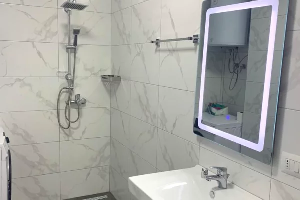 Shtepi me qera Apartament ne Tirane, 2+1, Mobilimi E mobiluar, Pagesa 75,000  Leke.