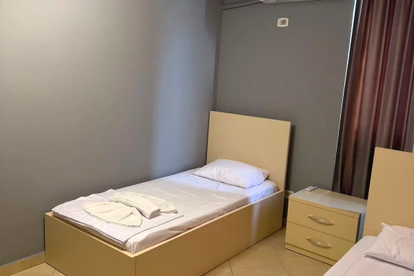 Shtepi me qera Apartament ne Tirane, 2+1, Mobilimi E mobiluar, Pagesa 750  Euro.
