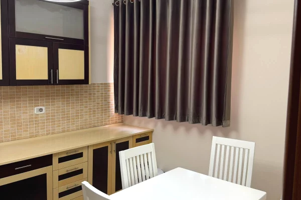 Shtepi me qera Apartament ne Tirane, 2+1, Mobilimi E mobiluar, Pagesa 750  Euro.