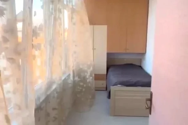 Shtepi me qera Apartament ne Tirane, 2+1, Mobilimi E mobiluar, Pagesa 60,000  Leke.