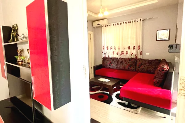 Shtepi me qera Apartament ne Tirane, 1+1, Mobilimi E mobiluar, Pagesa 500  Euro.