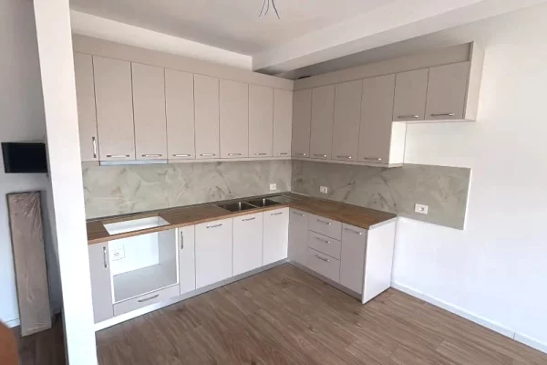  JEPET ME QERA APARTAMENT 1+1📍5 Maji 