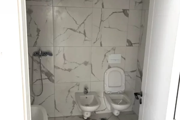 Shtepi me qera Apartament ne Tirane, 1+1, Mobilimi E mobiluar, Pagesa 40,000  Leke.