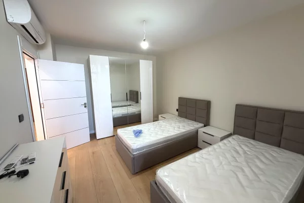 Shtepi me qera Apartament ne Tirane, 2+1, Mobilimi E mobiluar, Pagesa 80,000  Leke.