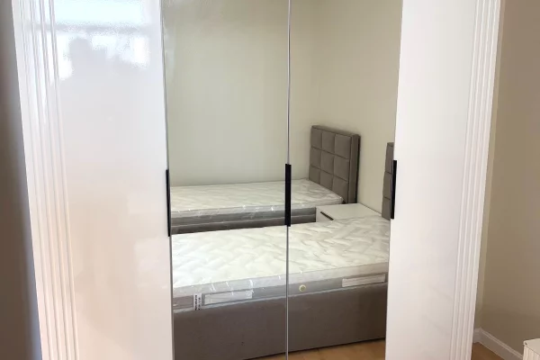 Shtepi me qera Apartament ne Tirane, 2+1, Mobilimi E mobiluar, Pagesa 80,000  Leke.
