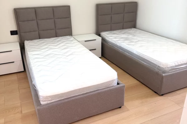 Jepet me qera apartament 2+1+ ballkon  te globe perballe delijorgjit