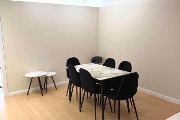 Shtepi me qera Apartament ne Tirane, 2+1, Mobilimi E mobiluar, Pagesa 80,000  Leke.
