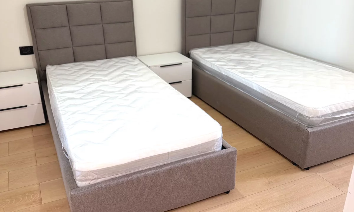 Shtepi me qera Apartament ne Tirane, 2+1, Mobilimi E mobiluar, Pagesa 80,000  Leke.
