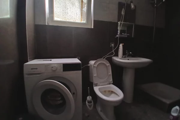 Shtepi me qera Apartament ne Tirane, 2+1, Mobilimi E mobiluar, Pagesa 55,000  Leke.