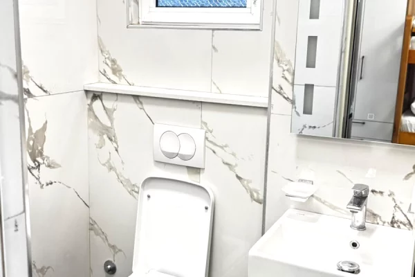 Shtepi me qera Apartament ne Tirane, Garsoniere, Mobilimi E mobiluar, Pagesa 40,000  Leke.