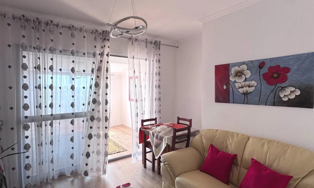 Shtepi ne shitje Apartament ne Tirane, 1+1, Mobilimi E mobiluar, Pagesa 6,500,000  Leke.