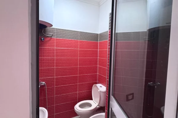 Shtepi ne shitje Apartament ne Tirane, 1+1, Mobilimi E mobiluar, Pagesa 6,500,000  Leke.