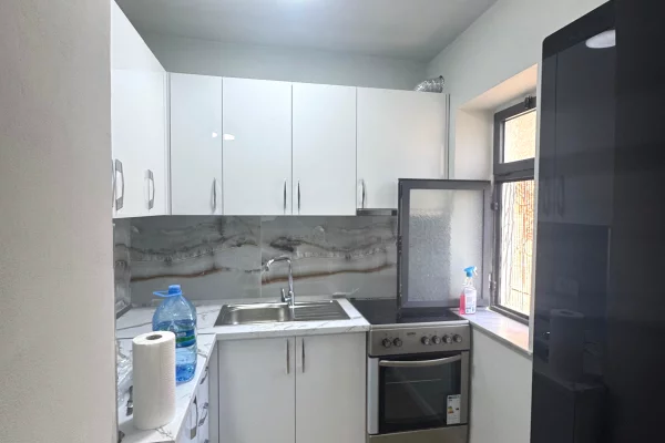 Shtepi me qera Apartament ne Tirane, 1+1, Mobilimi E mobiluar, Pagesa 55,000  Leke.