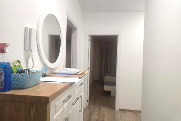 Shtepi me qera Apartament ne Tirane, 2+1, Mobilimi E mobiluar, Pagesa 50,000  Leke.