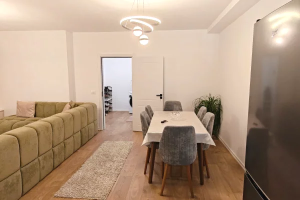 Shtepi me qera Apartament ne Tirane, 2+1, Mobilimi E mobiluar, Pagesa 50,000  Leke.