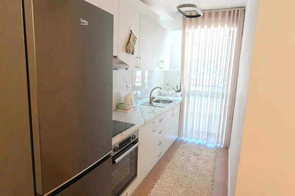Shtepi me qera Apartament ne Tirane, 2+1, Mobilimi E mobiluar, Pagesa 50,000  Leke.