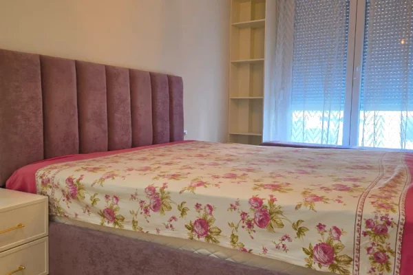 Shtepi me qera Apartament ne Tirane, 2+1, Mobilimi E mobiluar, Pagesa 850  Euro.