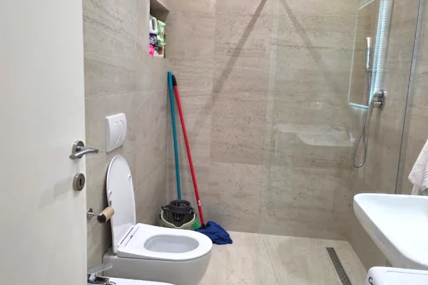Shtepi me qera Apartament ne Tirane, 2+1, Mobilimi E mobiluar, Pagesa 850  Euro.