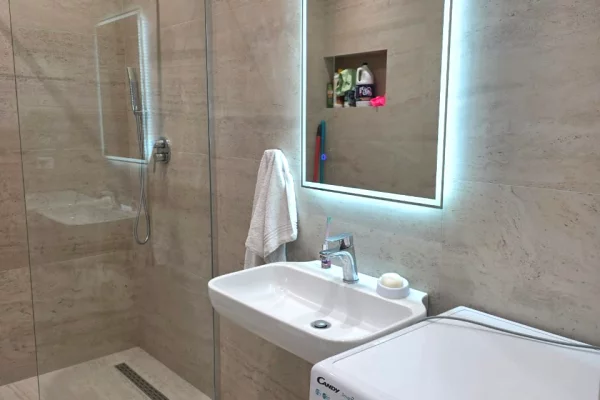 Shtepi me qera Apartament ne Tirane, 2+1, Mobilimi E mobiluar, Pagesa 850  Euro.