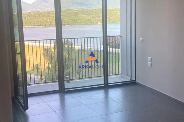 Ambient biznesi me qera 3+1 ne Tirane - 1,500 Euro