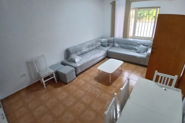 Shtepi me qera 1+1 ne Tirane - 450 Euro
