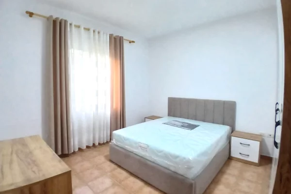 Shtepi me qera Apartament ne Tirane, 1+1, Mobilimi E mobiluar, Pagesa 450  Euro.