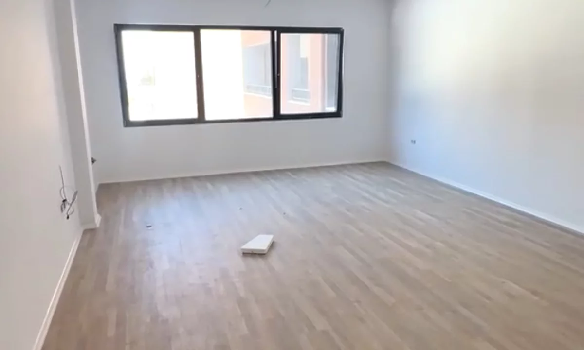 Shtepi ne shitje Apartament ne Tirane, 2+1, Mobilimi Bosh, pa mobiluar, Pagesa 227,000  Euro.