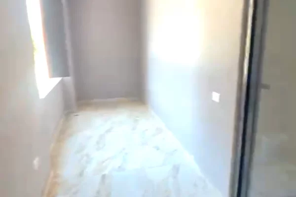 Shtepi ne shitje Apartament ne Tirane, 2+1, Mobilimi Bosh, pa mobiluar, Pagesa 227,000  Euro.