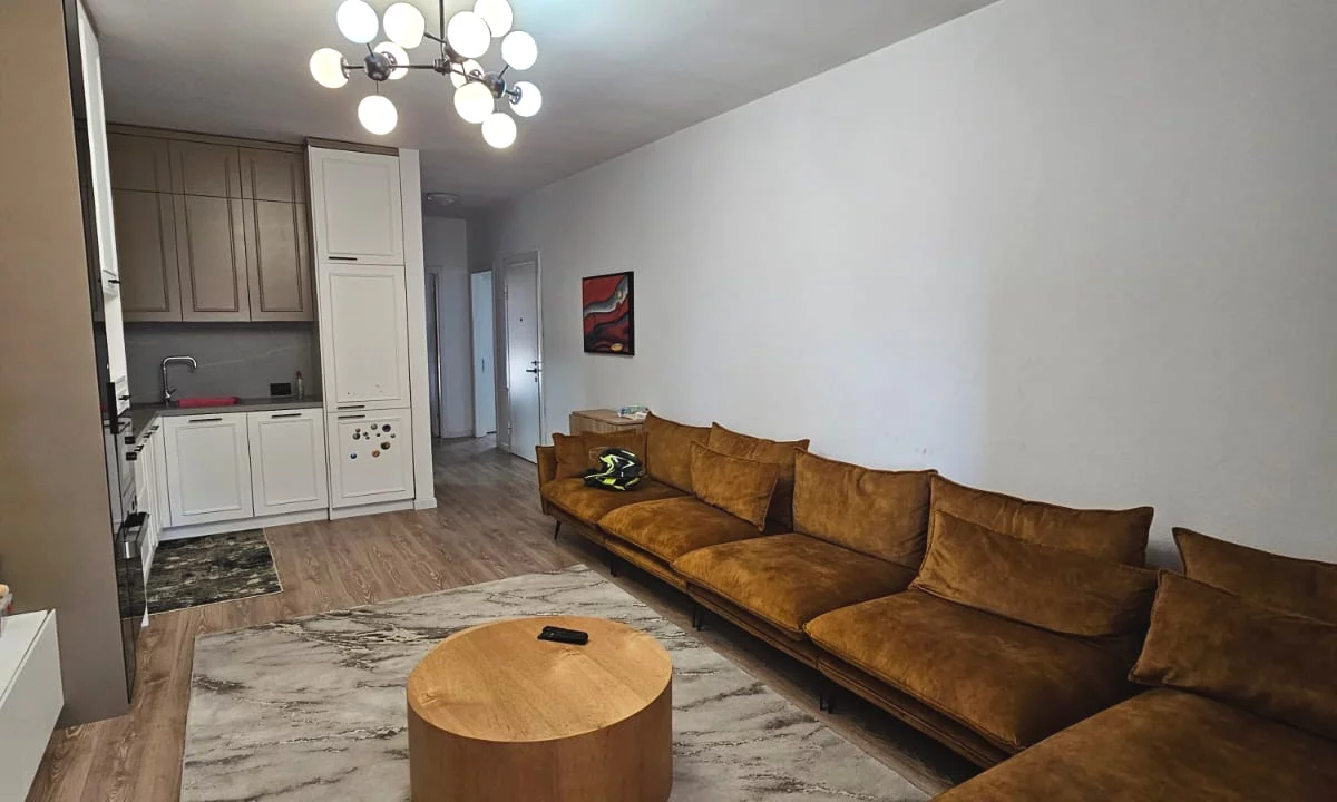Shtepi ne shitje Apartament ne Tirane, 2+1, Mobilimi E mobiluar, Pagesa 18,000,000  Leke.