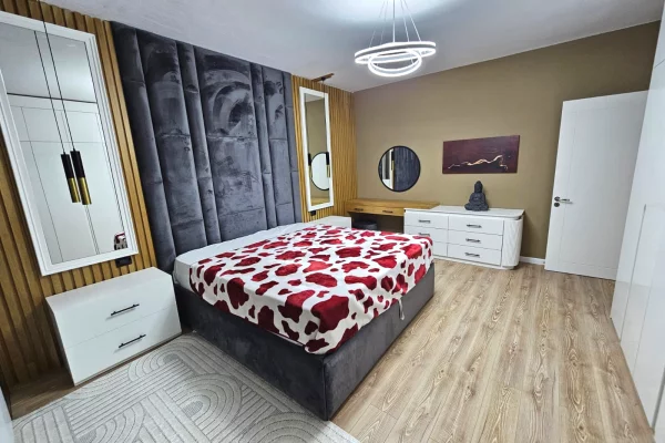 Shtepi ne shitje Apartament ne Tirane, 2+1, Mobilimi E mobiluar, Pagesa 18,000,000  Leke.